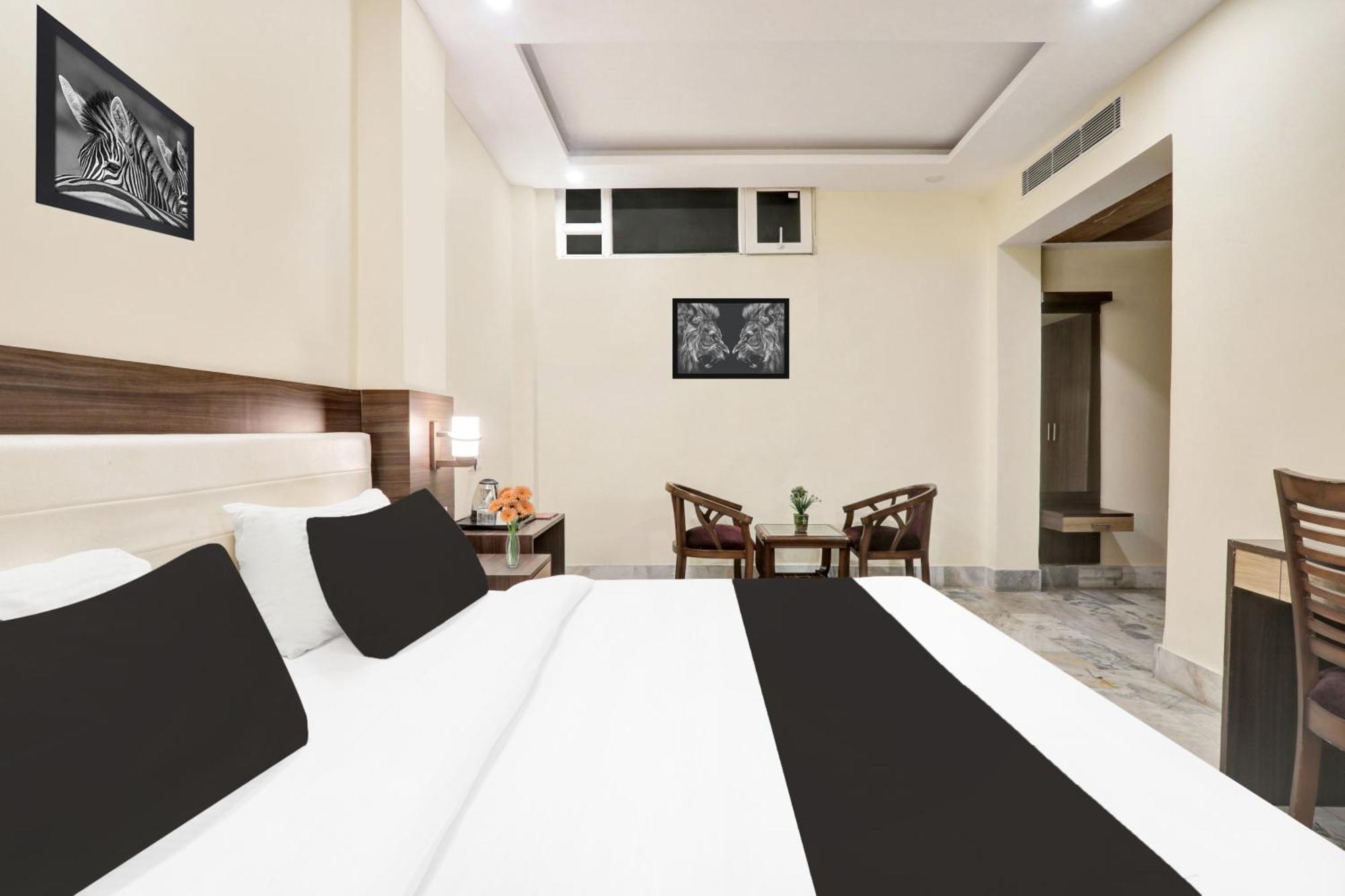 Super Townhouse Kankarbagh Formerly Kunwar Alcajars Patna  Exterior foto