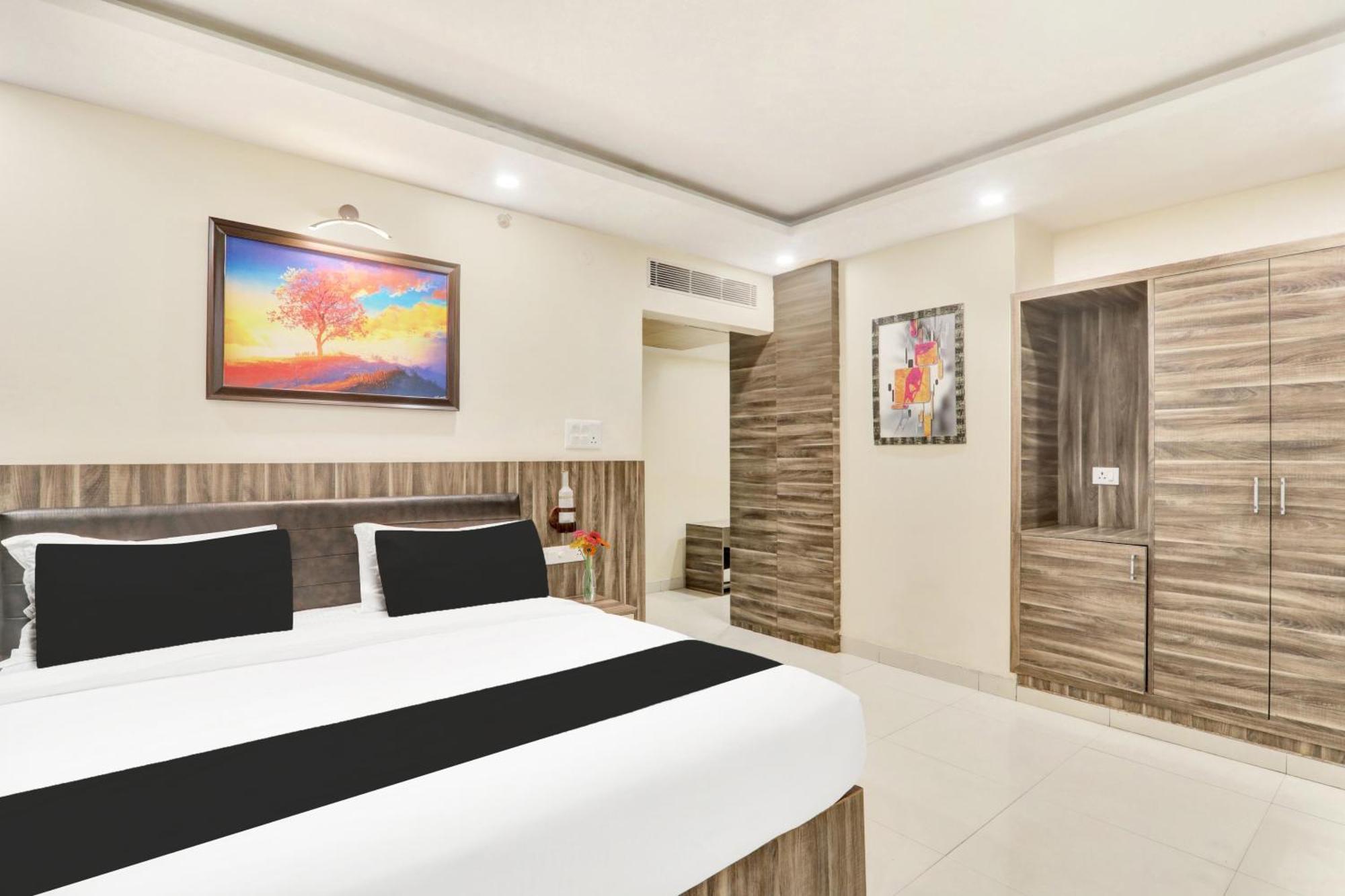 Super Townhouse Kankarbagh Formerly Kunwar Alcajars Patna  Exterior foto