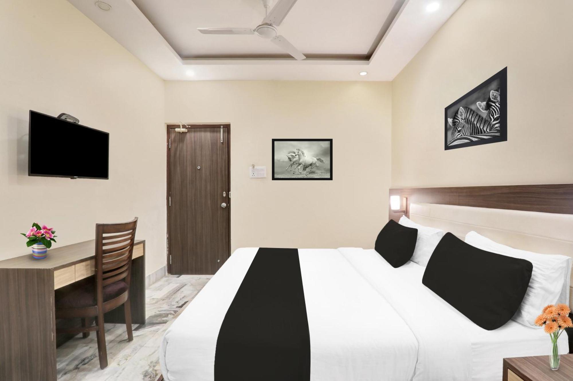 Super Townhouse Kankarbagh Formerly Kunwar Alcajars Patna  Exterior foto