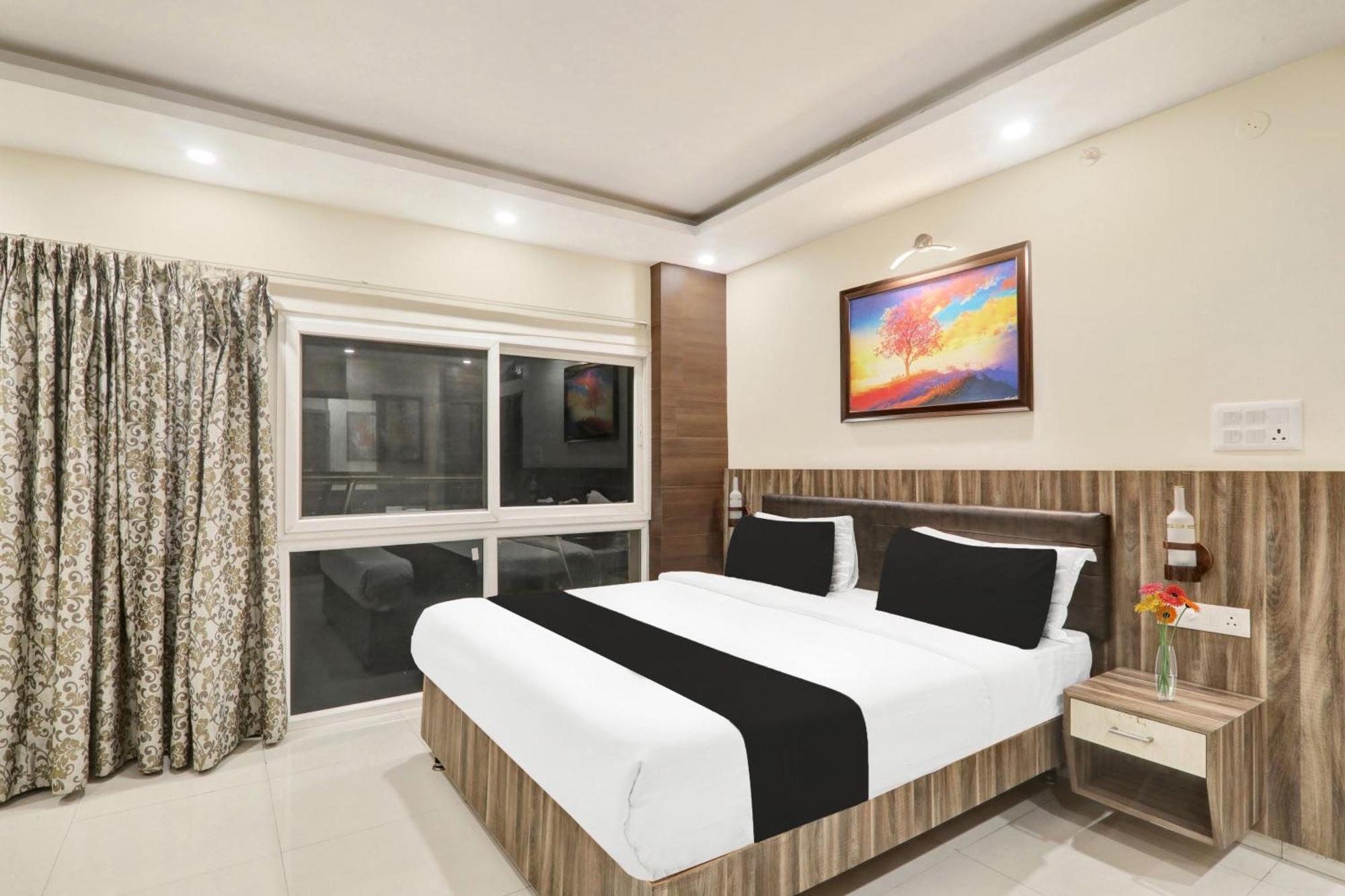Super Townhouse Kankarbagh Formerly Kunwar Alcajars Patna  Exterior foto