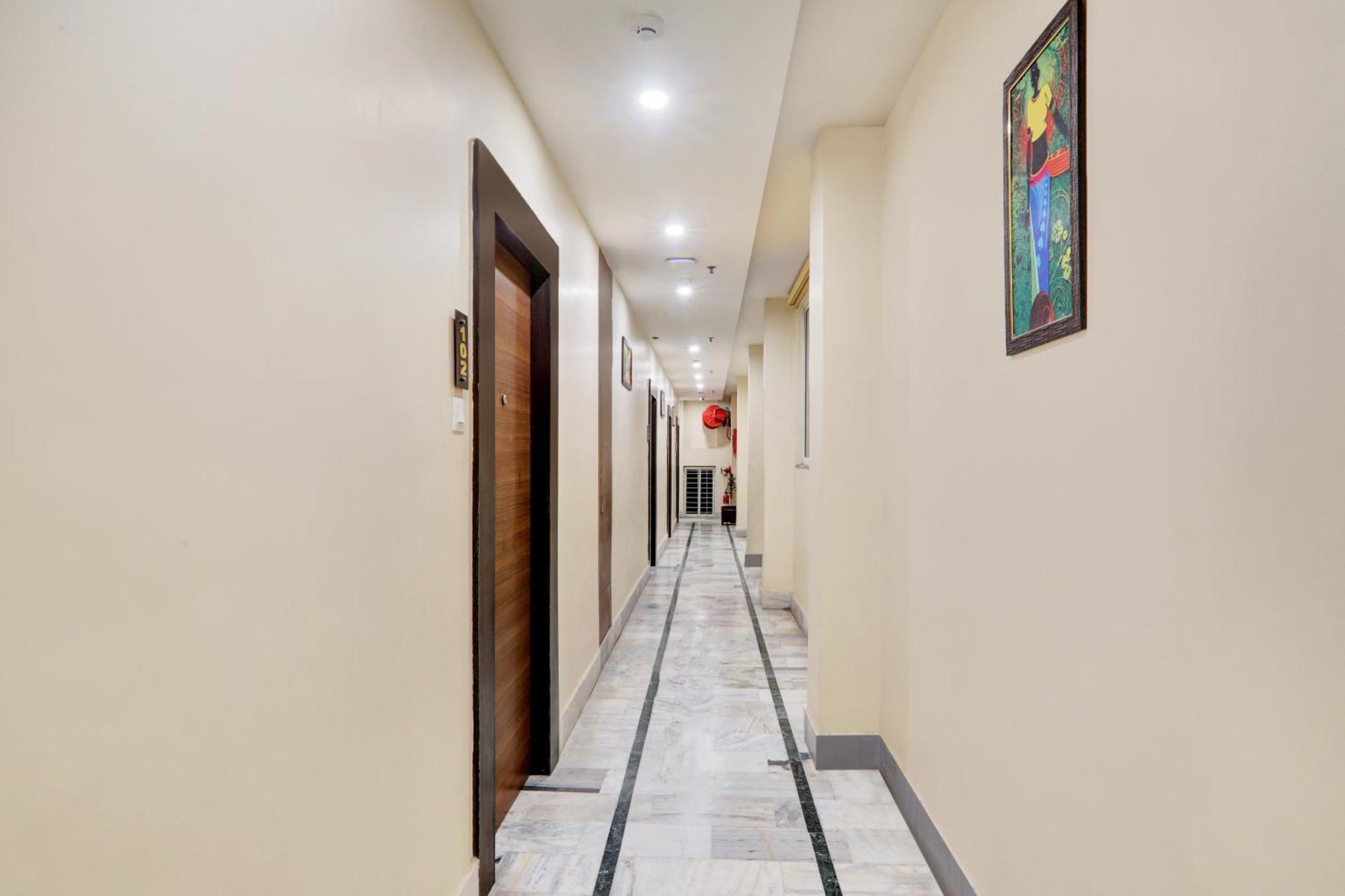 Super Townhouse Kankarbagh Formerly Kunwar Alcajars Patna  Exterior foto